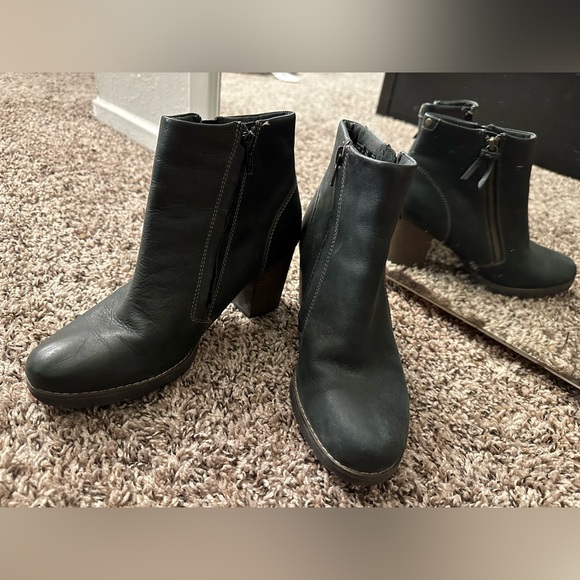 Clarks Black Heel Bootie - Picture 2 of 4